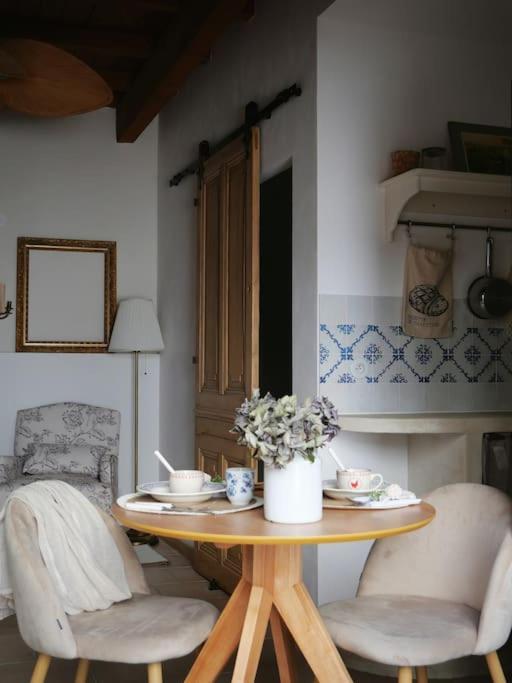 Apartmán Les Songes D'Augustine Aigues-Vives  Exteriér fotografie